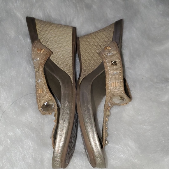 Montego Bay Club Size 10 W Wedge Jeweled Upper. - Picture 3 of 13